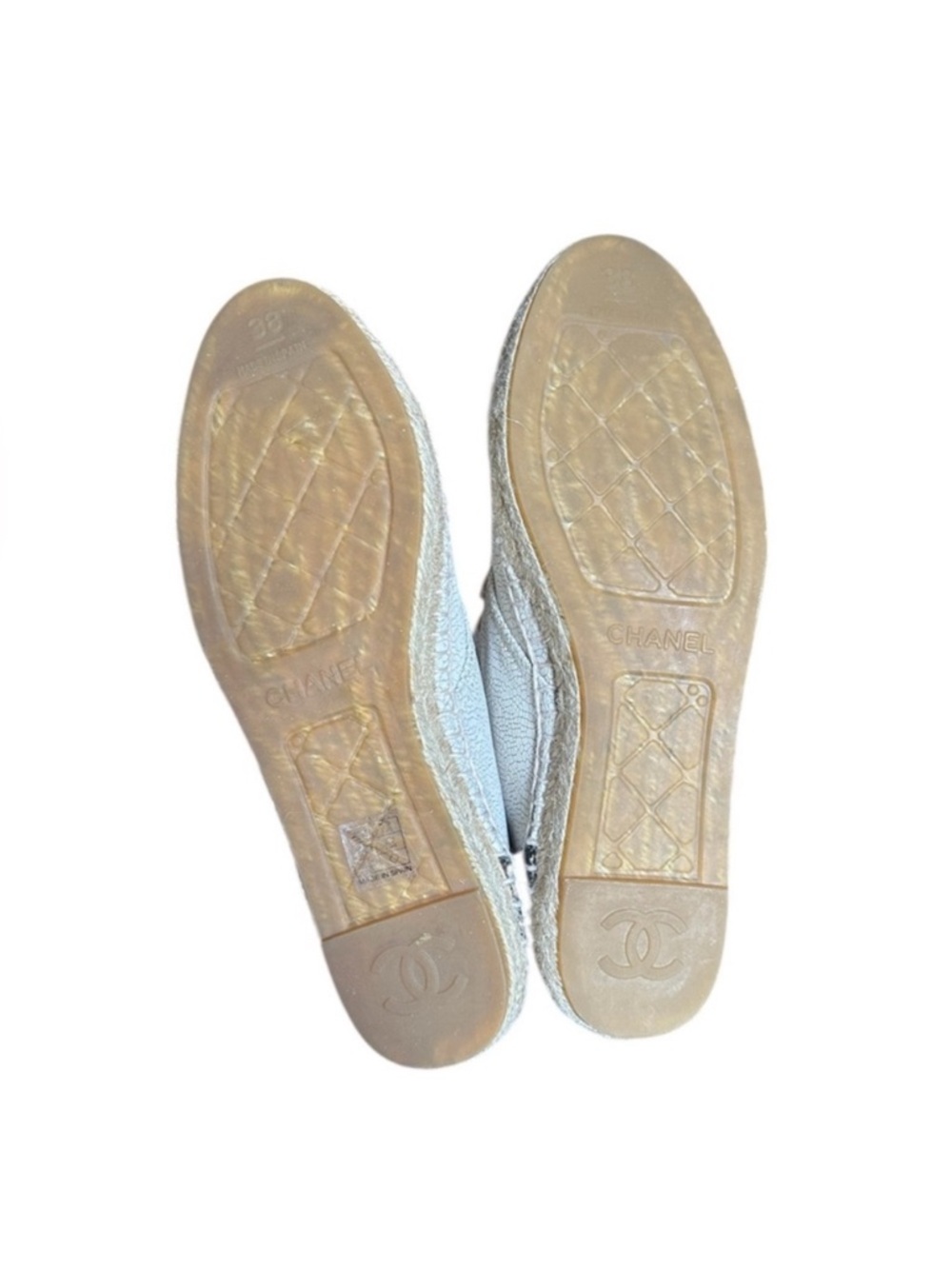 CHANEL ICONIC LOGO
CRACKLE HIGH TOP
ESPADRILLE SNEAKERS
RETAIL 995 - Picture 6 of 7